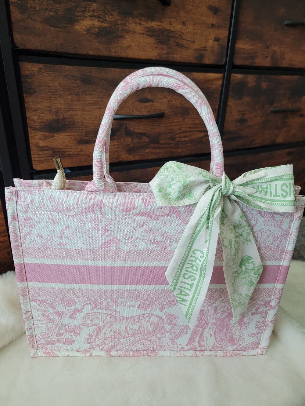 2 Left!! Elegant Toile Tote Bag in Pink and White with Free Twilly Scarf